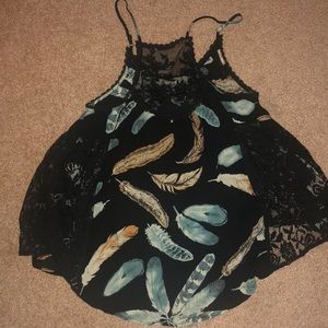 Gorgeous feather lace detail flowy top